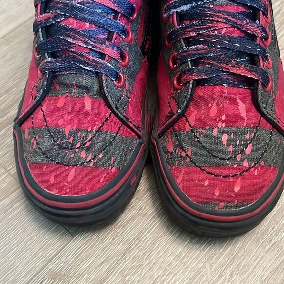 Vans of the wall SK8-HI THE NIGHTMARE ON ELM STREET SIZE US MEN 4 US WOMEN 5.5 - Picture 12 of 12